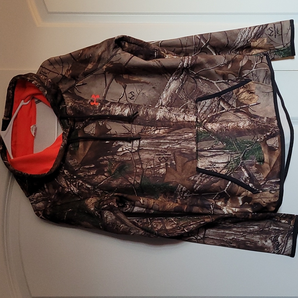 Womens UA hoodie